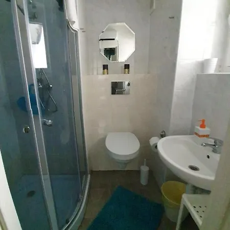 בית אירוח Mira *