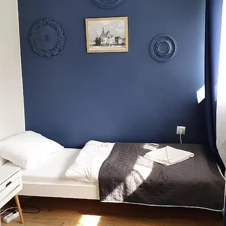 Mira בית אירוח *