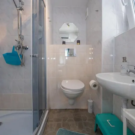 Mira שצ'קלארסקה פוראובה