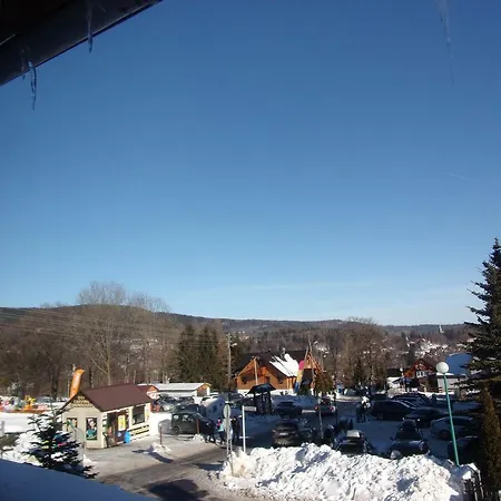 Mira שצ'קלארסקה פוראובה