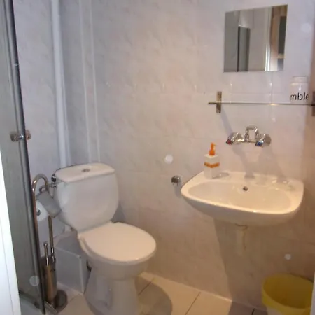 בית אירוח Mira *