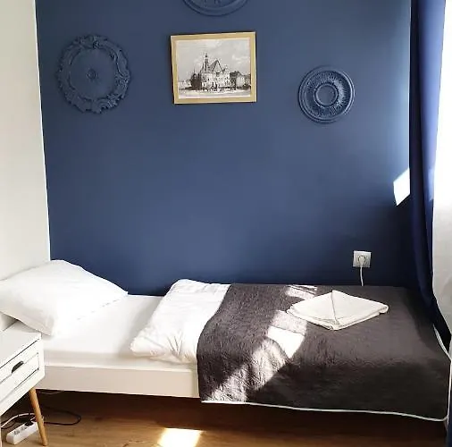 Mira בית אירוח *