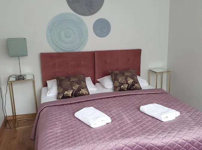 Mira * שצ'קלארסקה פוראובה