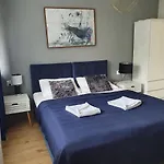 Mira *