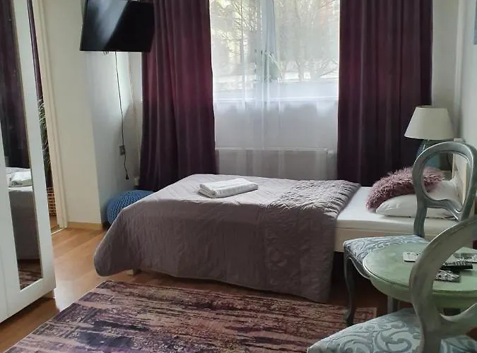 Mira Проживание в семье *